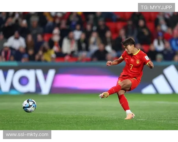 中国女足客场0-8不敌英格兰,追平队史最大比分失利纪录 中国女足客场0-8不敌英格兰,追平队史最大比分失利纪录